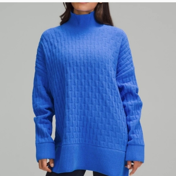 lululemon athletica Sweaters - Lululemon💙🩵Cable Knit Sweater